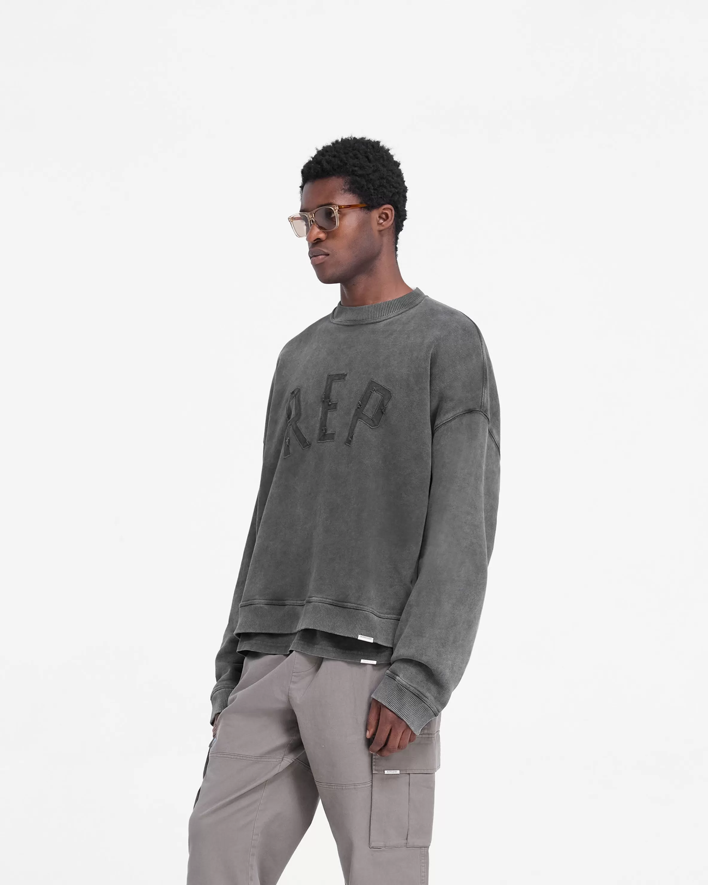 Rep Applique Sweater - Vintage Black^Represent Best Sale