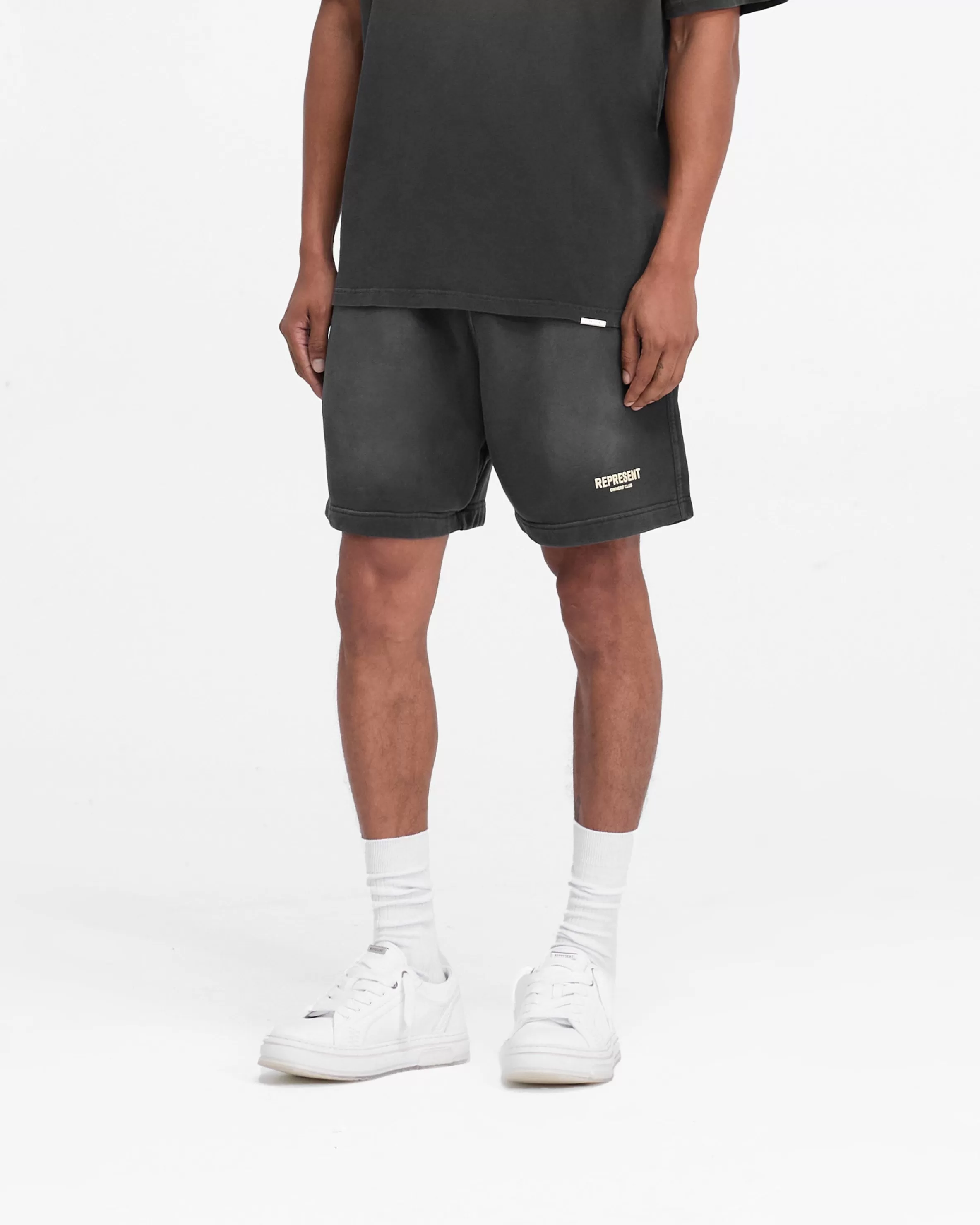 Owners Club Shorts - Aged Black^Represent Hot